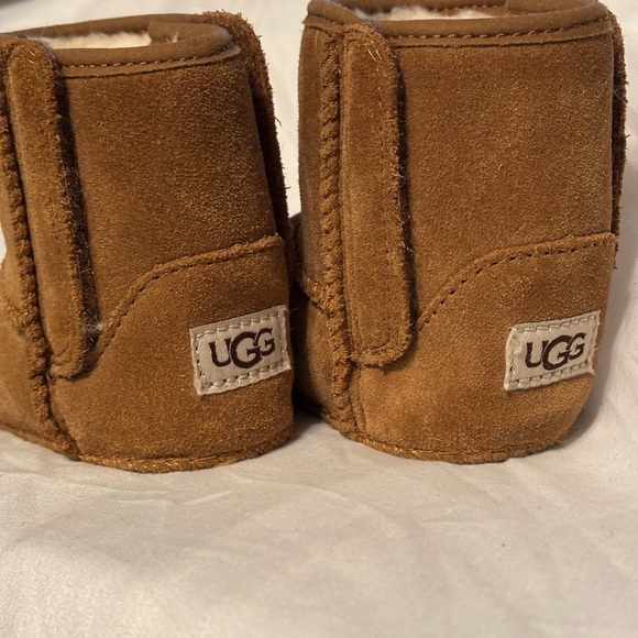 Authentic UGG Chestnut Baby Booties with Shearling Lining - Picture 5 of 5